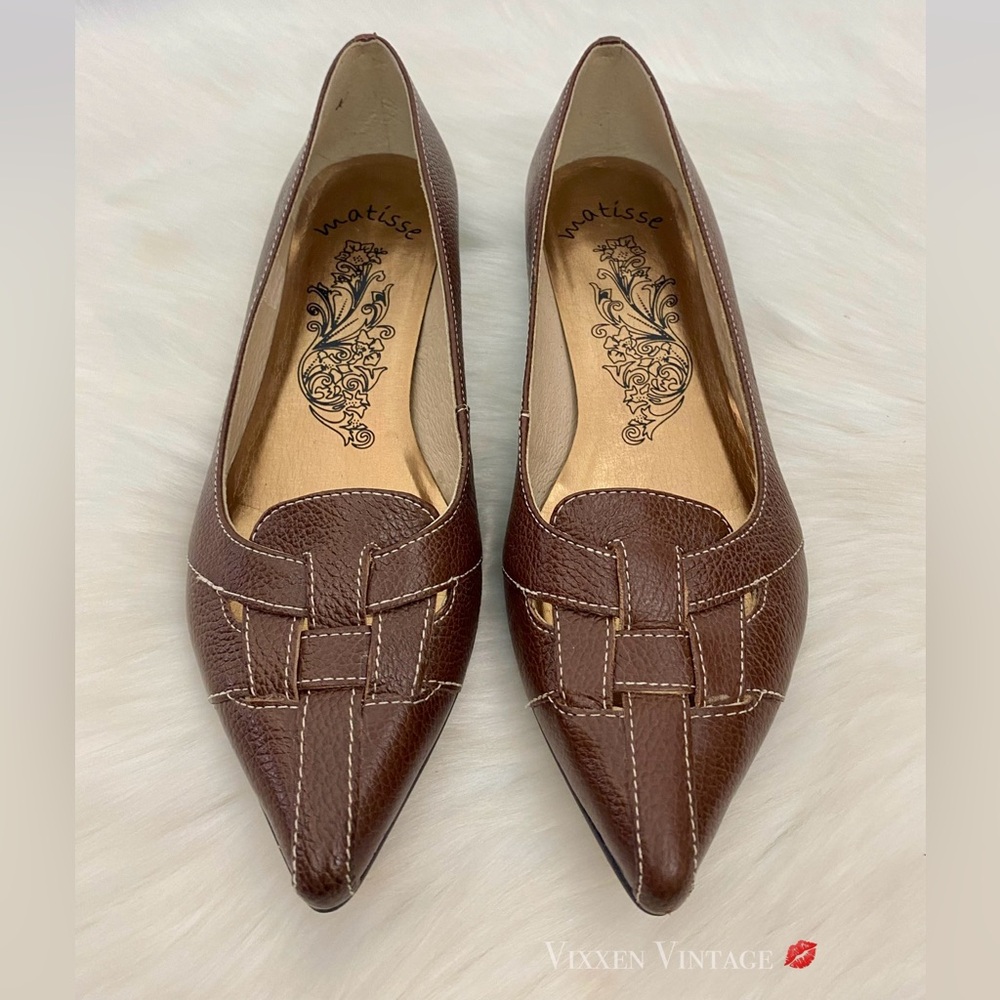 VINTAGE Y2K MATISSE PEBBLE LEATHER POINTED TOE WOVEN KITTEN HEELS IN BROWN
